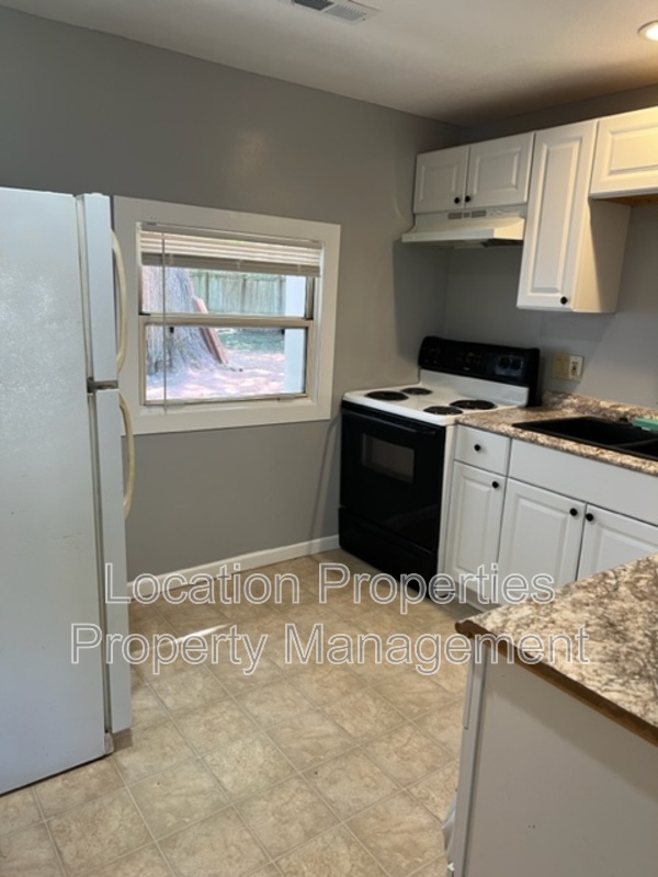 2226 Ohio Street, Lawrence, Kansas rental photo 4 of 10