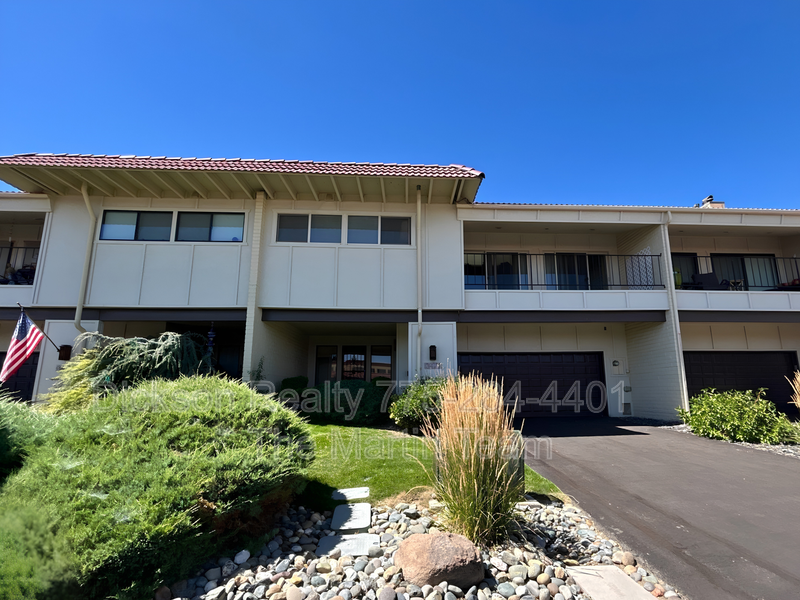 Reno House: 3479 Skyline Boulevard