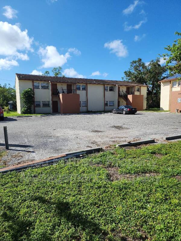 Fort Myers Condo: 2510 Central Ave