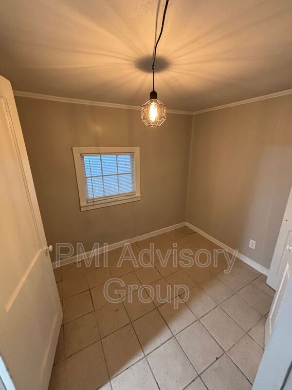 Silver Lake House: 308 Chestnut St