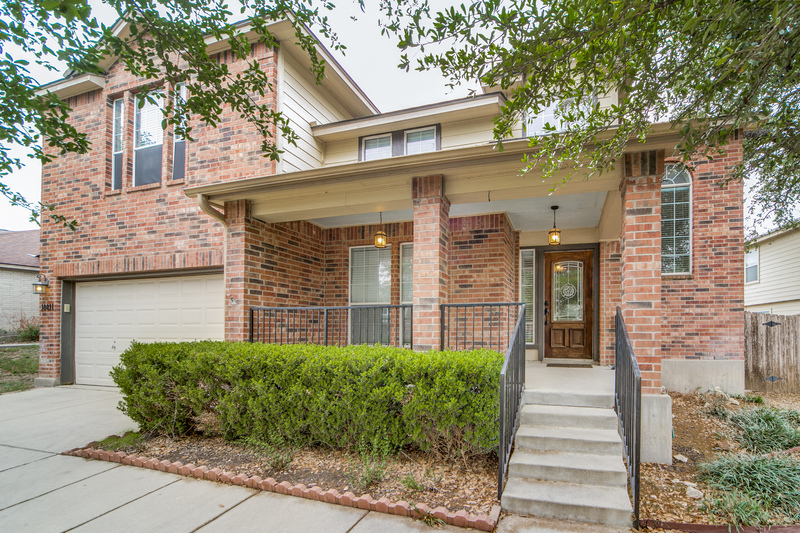 San Antonio House: 10811 Marot Field