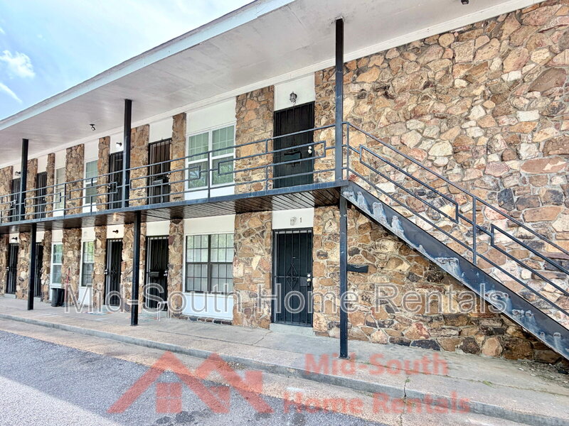 Memphis Condo: 3969 Southlawn Ave