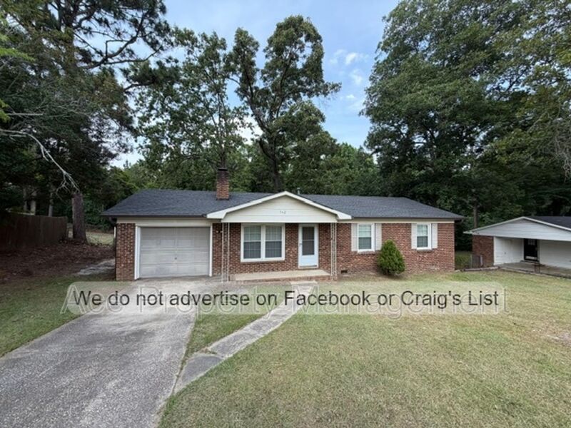 Fayetteville House: 742 Appalachin Drive