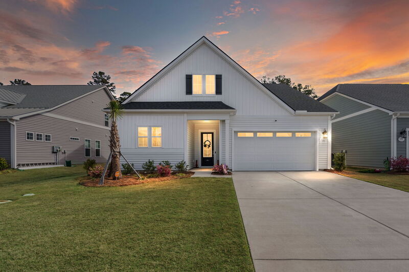 Summerville House: 134 Summerwind Dr