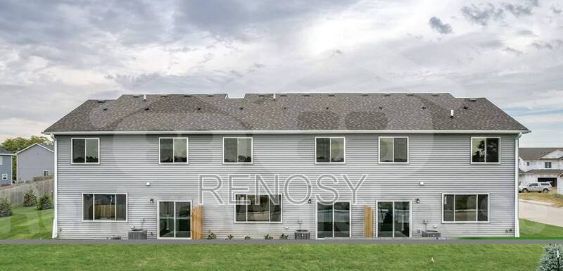 Des Moines Townhome: 7000 Lake Hill Drive