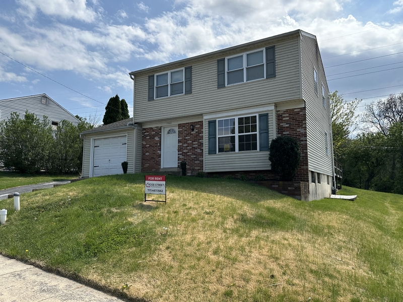 Lancaster House: 1522 Princess Anne Drive