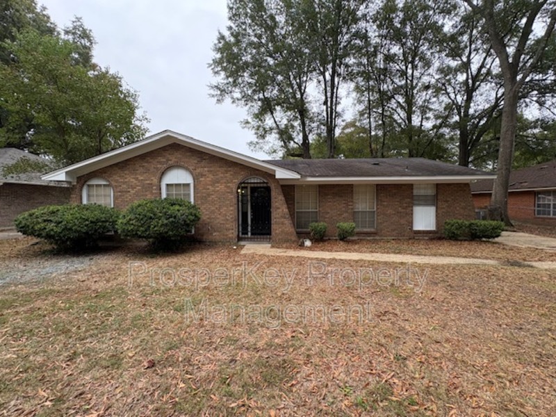 Montgomery House: 740 Ledyard Pl