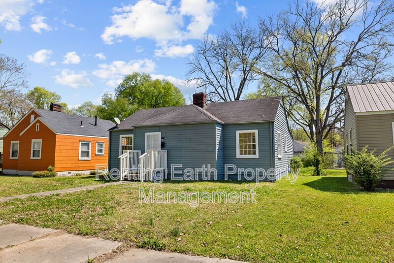 Birmingham House: 2617 Avenue K