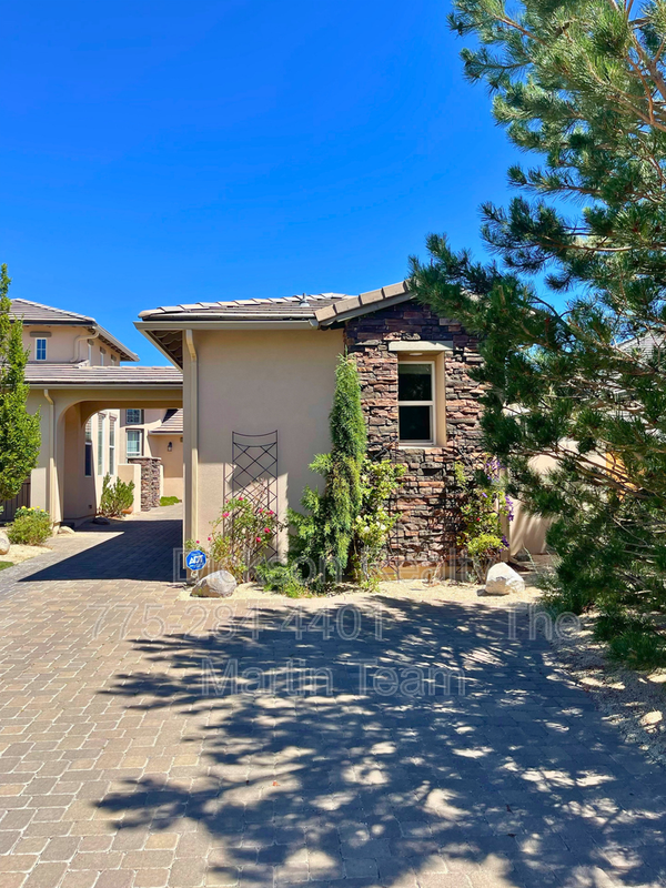 Reno House: 10044 Via Ponte