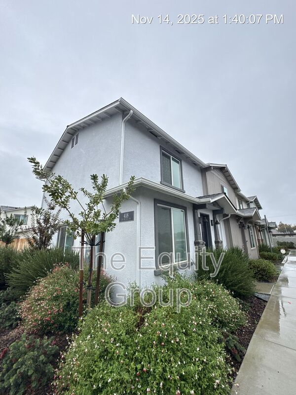 Visalia Condo: 418 S Summit Street