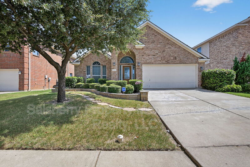 Fort Worth House: 4353 Mountain Crest Drive