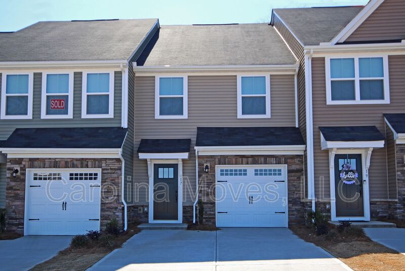 Greer House: 17 Country Dale Drive