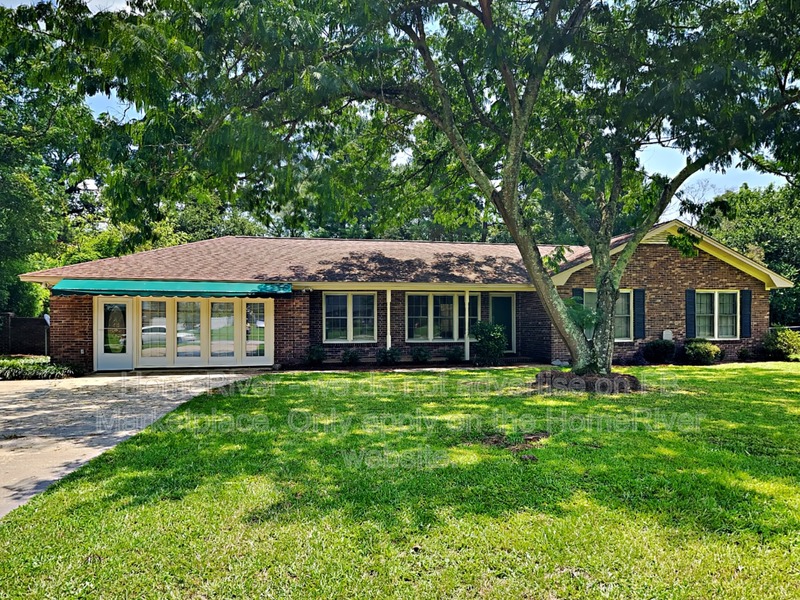 Sumter House: 889 Twin Lakes Dr