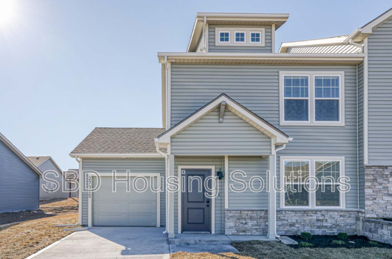 Lee's Summit Condo: 27301 E Oak View Dr