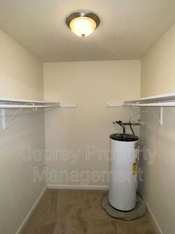 1 bedroom unit available for immediate move in!! - Photo 11