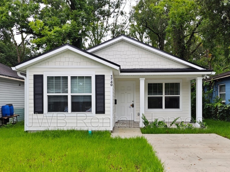 Jacksonville House: 1740 9th St W