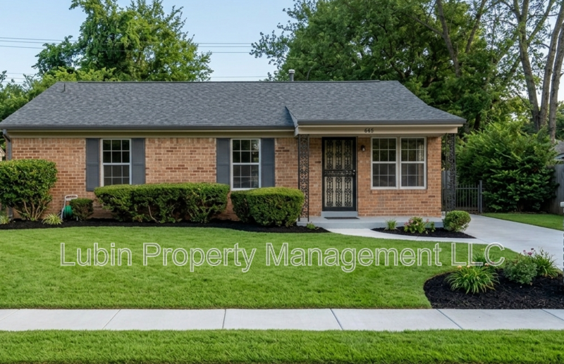 Memphis House: 665 Whiterock Ave