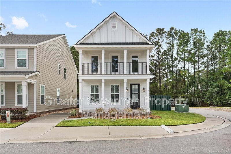 Richmond Hill House: 45 Grove Park Drive