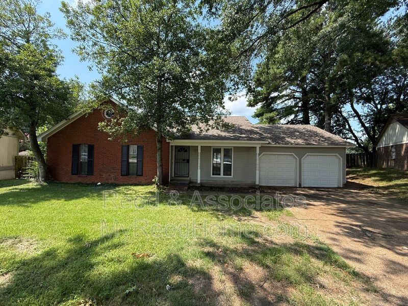 Memphis House: 6556 Birch Hollow Dr.