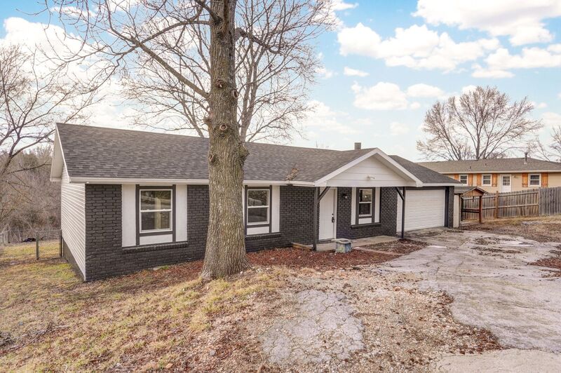 Ozark House: 1717 N 16th St