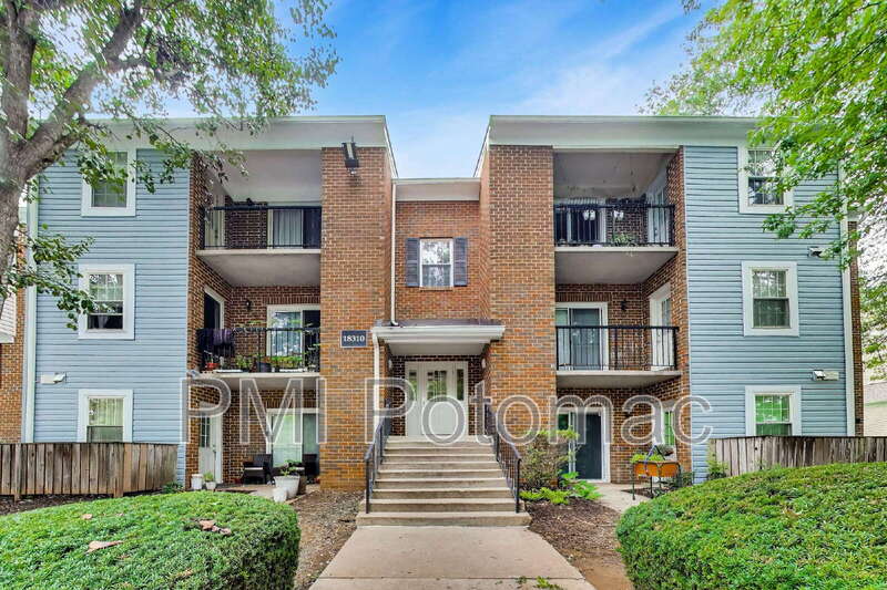 Gaithersburg Condo: 18310 Streamside Dr