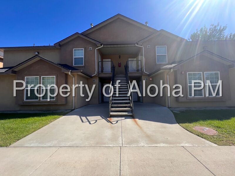 Meridian House: 1033 W. Pine Ave