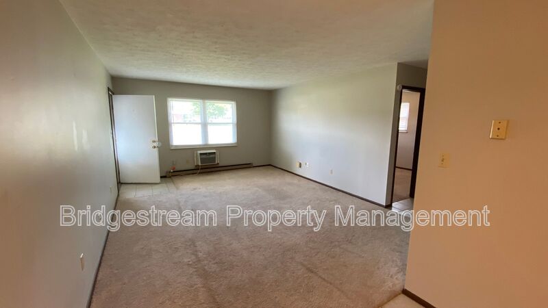 Germaintown House: 52 Candlewood Ct