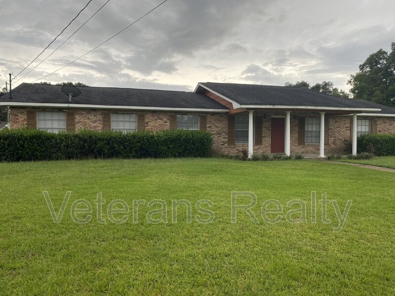Biloxi House: 2411 Sunkist Country Club Rd
