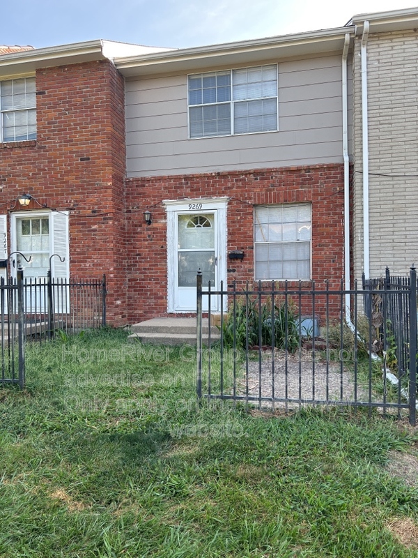 Overland Park Townhome: 9269 Nieman Rd
