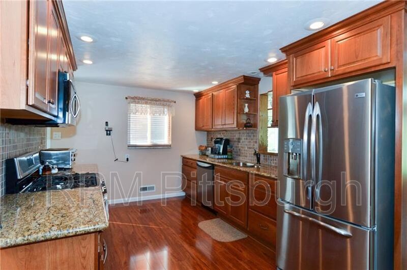 Pittsburgh House: 825 Bethany Dr