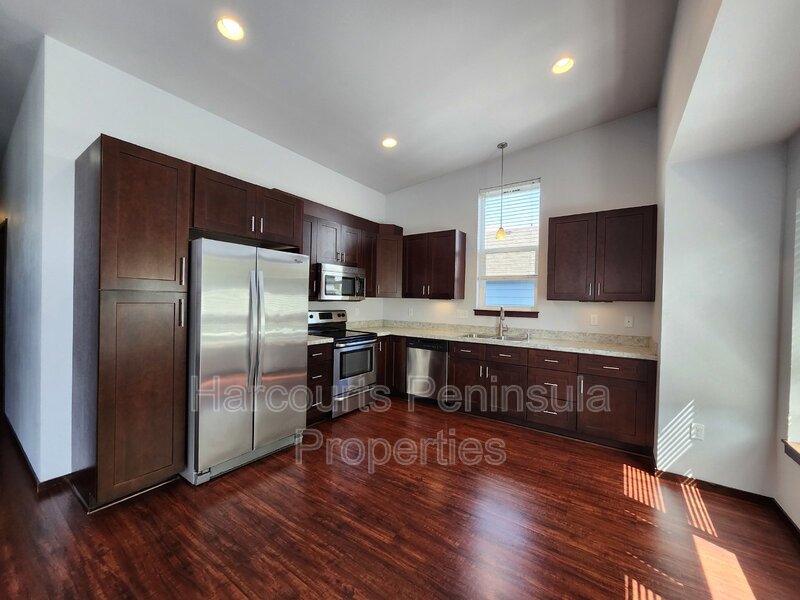 Bremerton Condo: 1224 5th Street