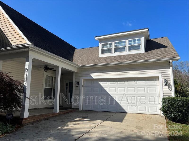 Huntersville House: 13317 Centennial Commons Parkway