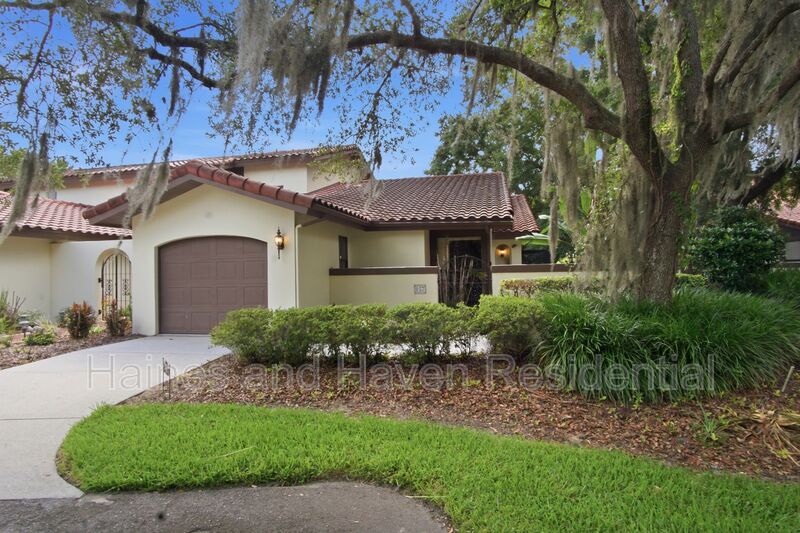 Haines City House: 157 Coventry Cir