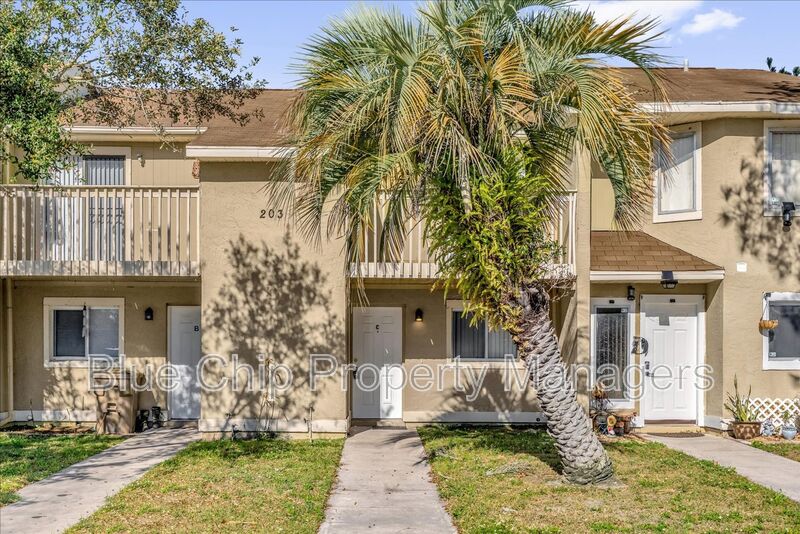 Kissimmee Condo: 203 Watts Lane