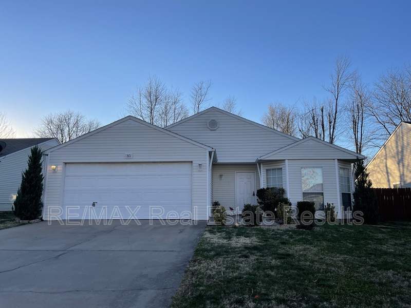 Bentonville House: 1301 Spring St