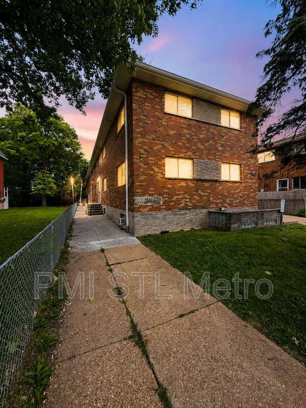 St. Louis Condo: 4838 South Broadway Street Unit C
