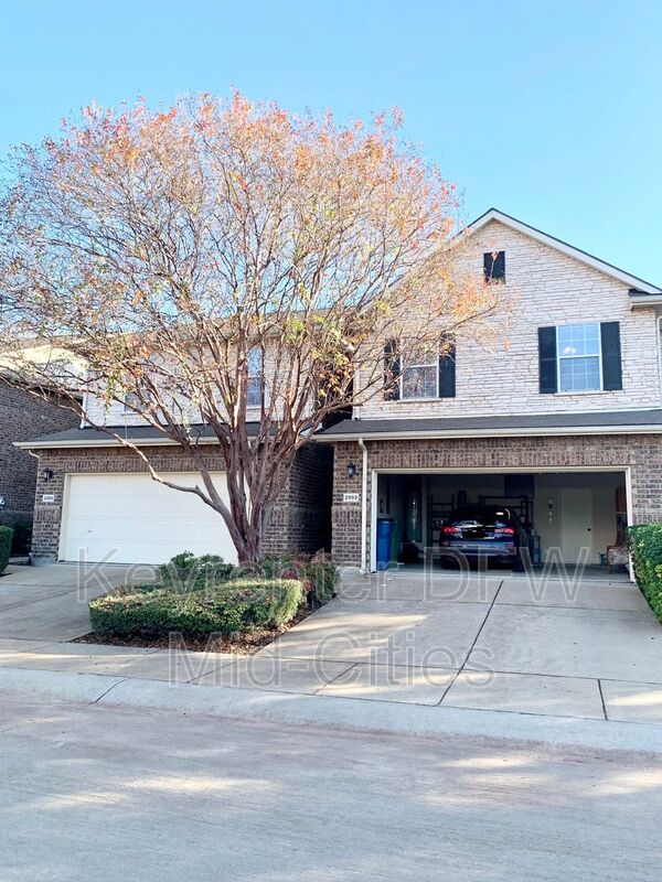Lewisville House: 2993 St Andrews Drive
