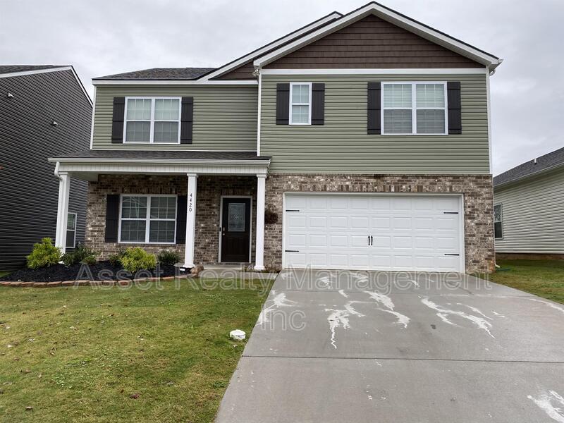 Knoxville House: 4420 Blackberry Trellis Lane