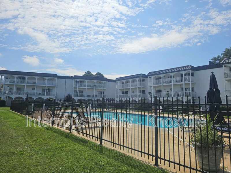 Knoxville Condo: 5709 Lyons View Pike