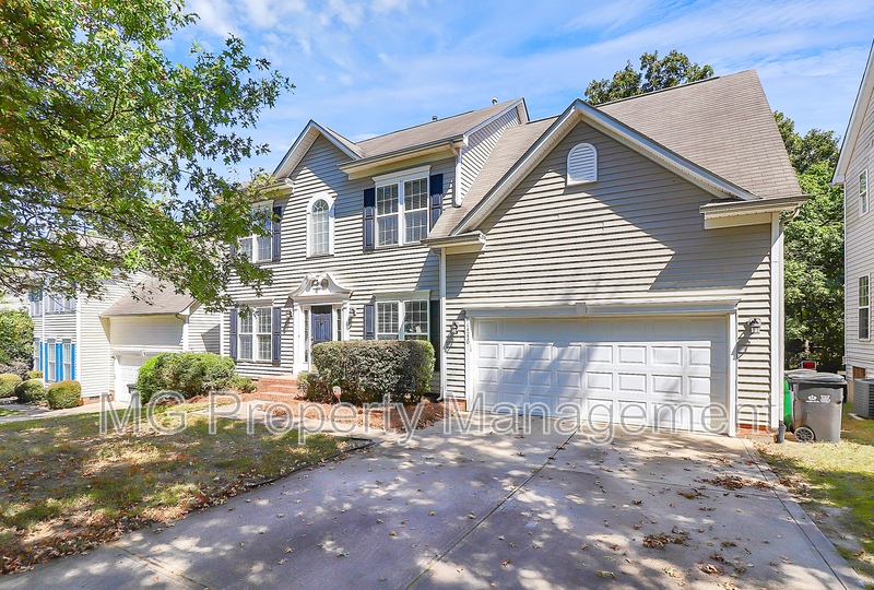 Charlotte House: 14220 Riding Hill Avenue