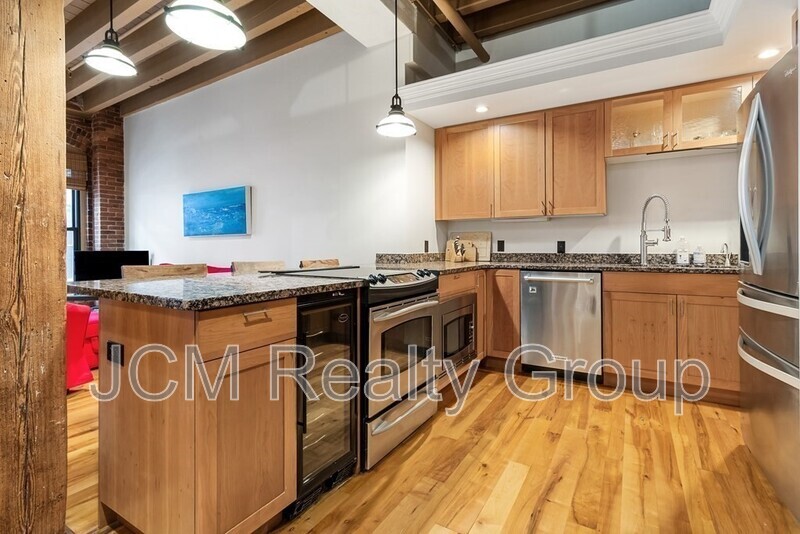 Boston: Financial District Condo: 111 Beach Street