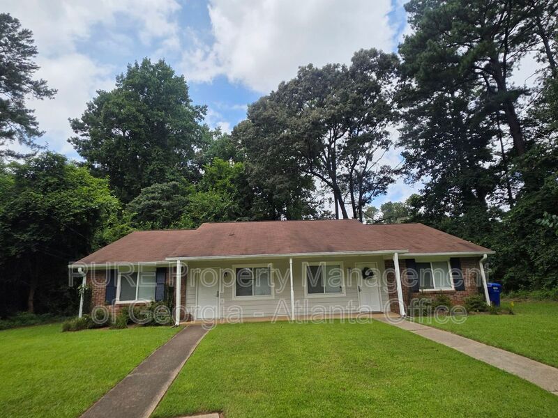 Marietta Condo: 181 Kimberly Way SW