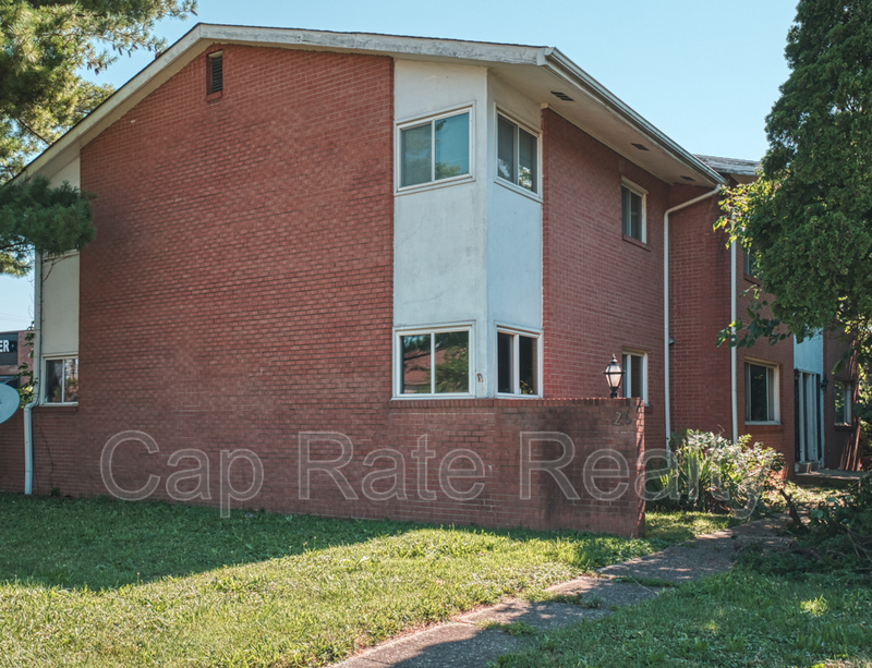 Columbus House: 26 S Hampton Rd