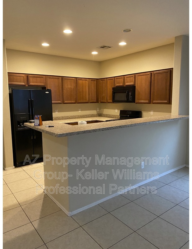 Goodyear House: 812 S 178th Ln