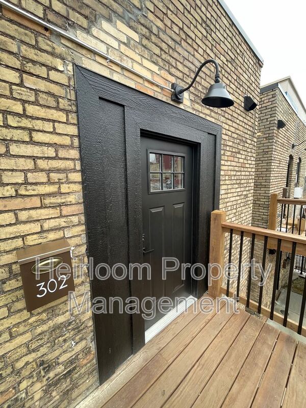 Duluth House: 627 E 4th Street