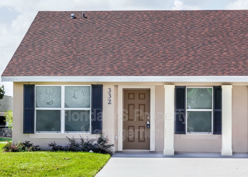 Poinciana House: 332 Dundee Dr