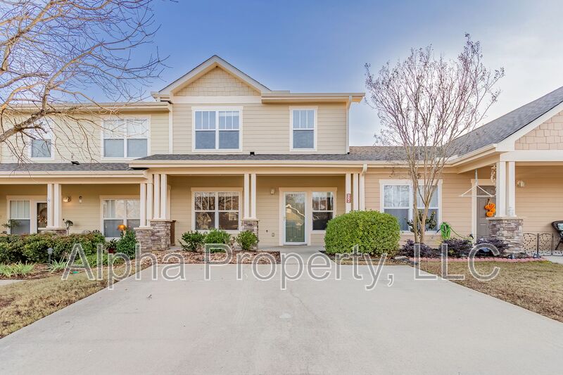 Taylors House: 302 Shallow Drive