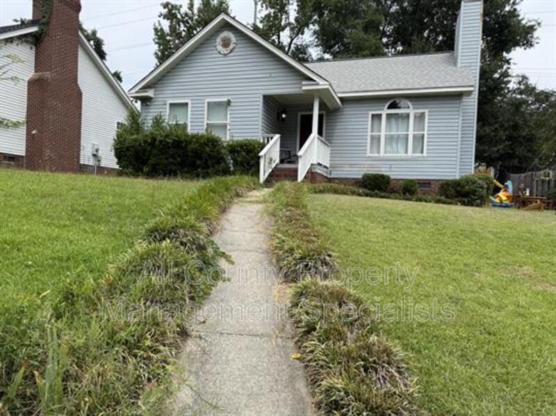 Columbia House: 14 Lindsay St
