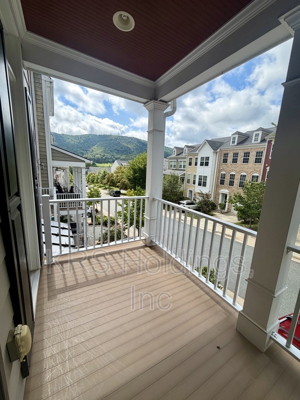 Charlottesville Townhome: 2058 Avinity Loop