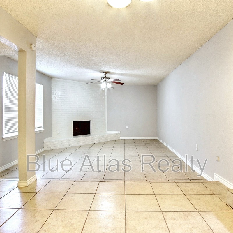 Fort Worth House: 5354 Wonder Drive